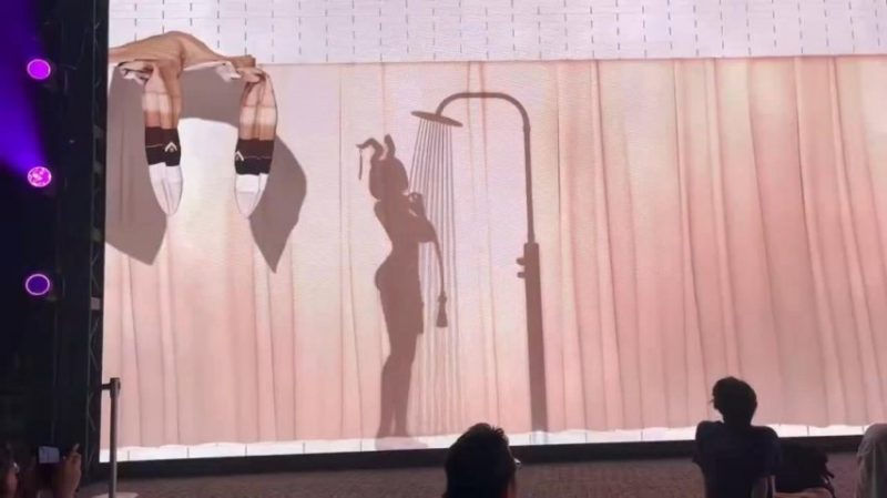 国产游戏线下活动玩这么大？偷看美女洗澡，摇晃大雷太震撼