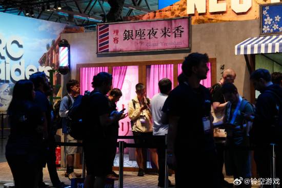老外排长队就为玩它？国产神作海外爆火