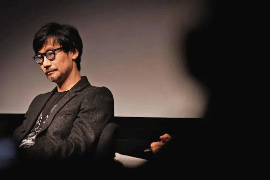 索尼撤资《PHYSINT》后小岛秀夫仅告知三人，团队未停工并转与Xbox谈判
