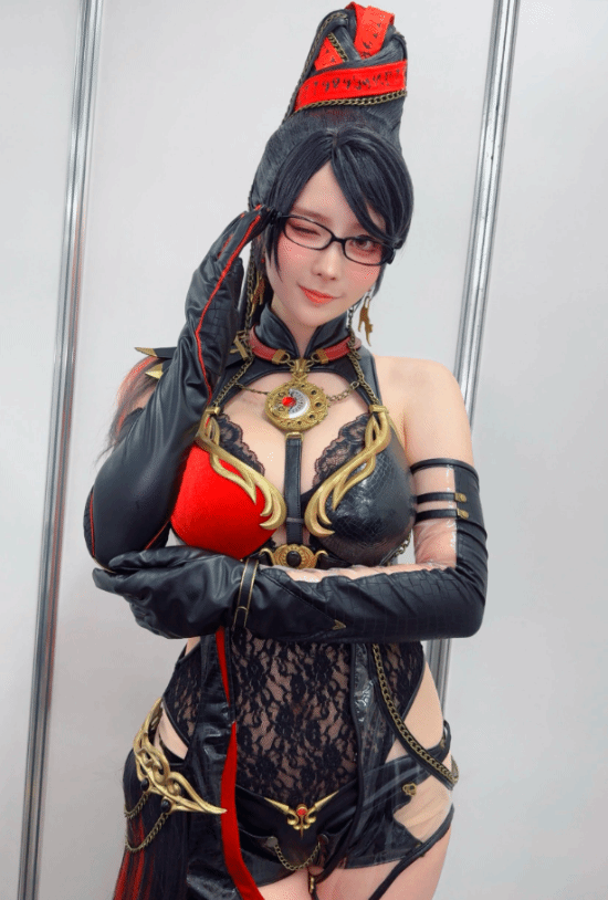 《剑星》联动贝优妮塔Cos照公开，4套服装11月5日全平台免费上线