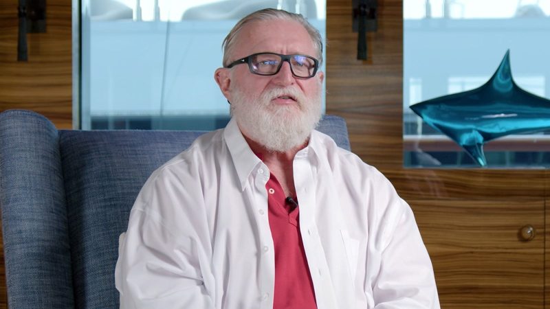 反恐精英联合创作者：Gabe Newell 曾在 Valve 办公室练习蒙古喉音唱法，员工关门躲避