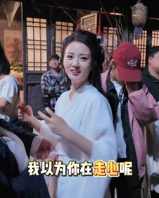 影游女主哭诉：怕鬼也得硬上，赚钱真难