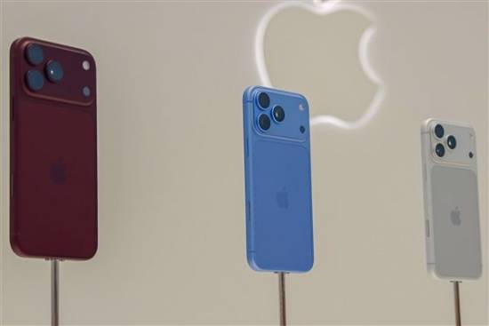 iPhone 18 Pro首拆实测：散热片史上最大，但跑分、品控与扩容均遇冷