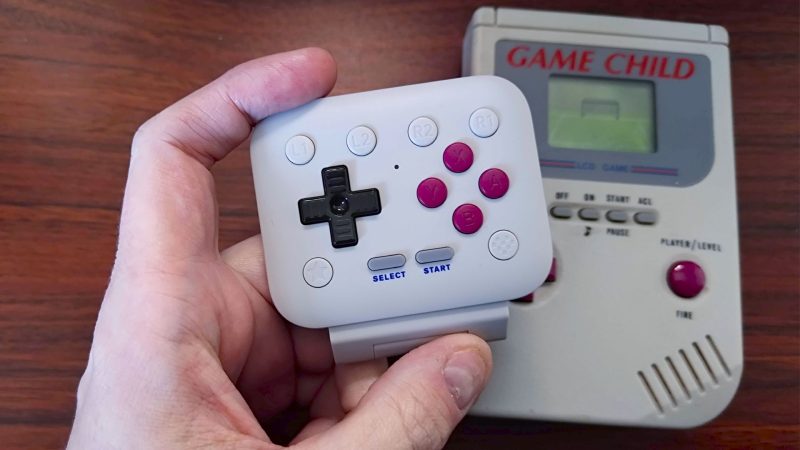 花 29.99 美元把手机变成 Game Boy：8Bitdo FlipPad 值不值得买？