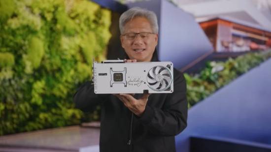 二手市场购入RTX 5090，开箱发现黄仁勋签名全球唯一版