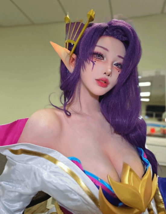 Yasal的莫甘娜Cos视频下，网友晒出与兔娘合影并引发讨论